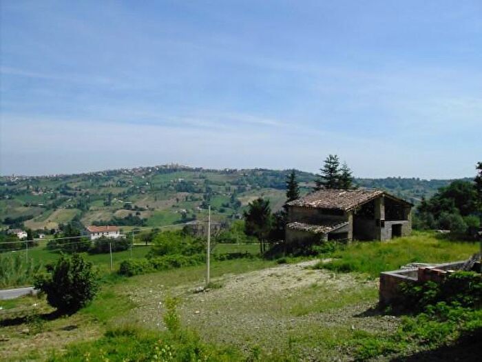 Casa quadrilocale in vendita in Contrada Tufi, Cupramontana