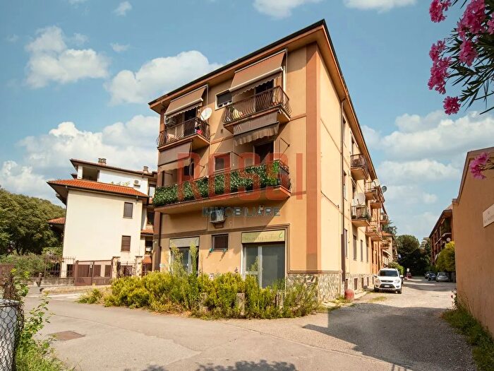 Appartamento bilocale in vendita in Via Verbano, Monza