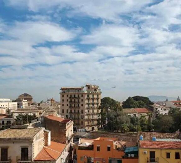 Appartamento con 6 locali in vendita in Via Pietro Ranzano, Palermo