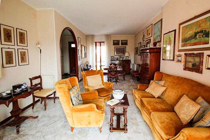 Appartamento con 5 locali in vendita in Siena