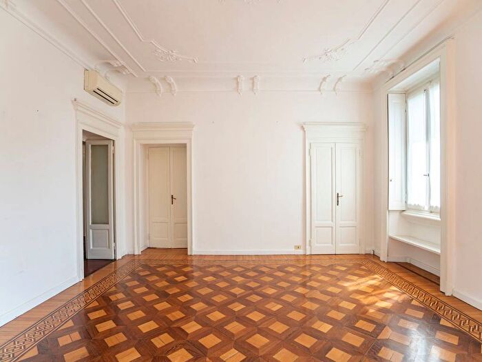 Appartamento con 5 locali in affitto in Via Bernardino Telesio, Pagano, Milano