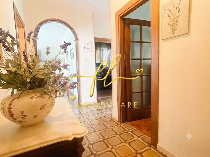 Appartamento con 5 locali in vendita in Carrara