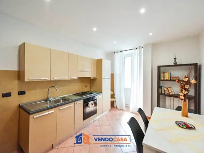 Appartamento trilocale in vendita in Via Cherasco, Torino