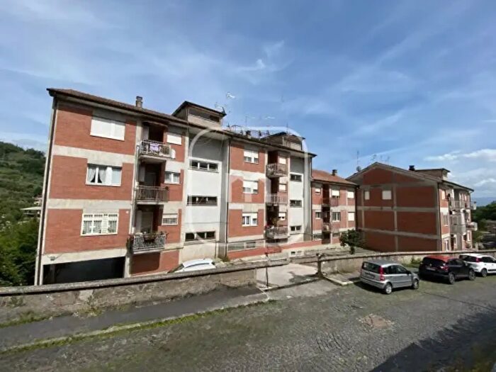 Appartamento trilocale in vendita in Via Acqua Santa, Genazzano