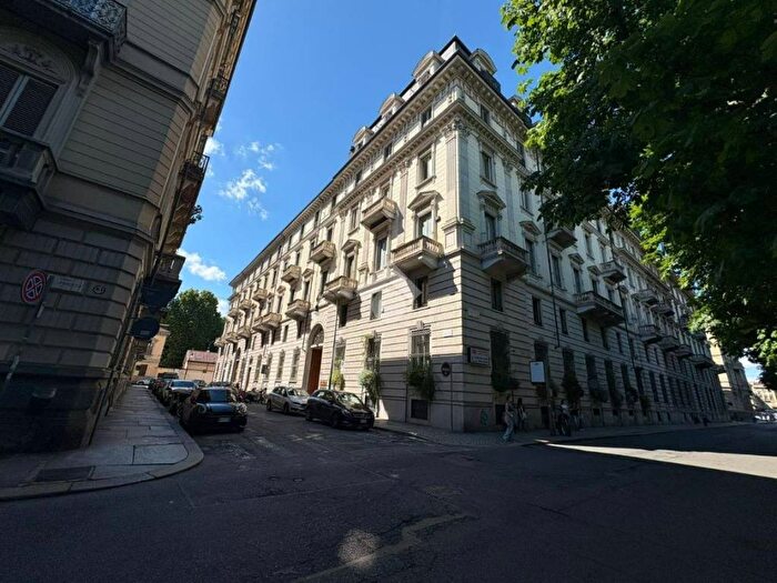 Appartamento bilocale in affitto in VIA PONZA MICHELE, Piazza Solferino, Torino