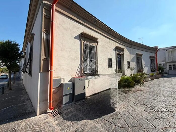 Appartamento trilocale in affitto in Piazza Cassano, Portici