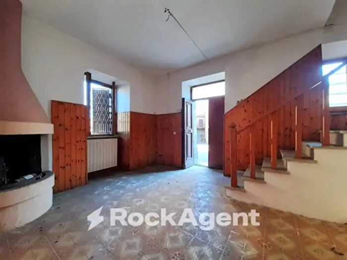 Appartamento trilocale in vendita in Via Cavour, Acquapendente