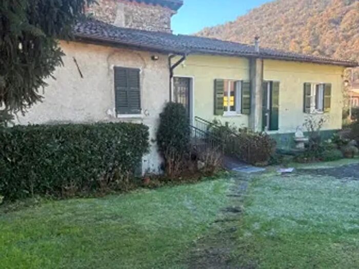 Casa con 6 locali in vendita in Via Fontana, Gussago