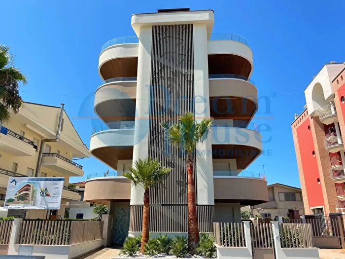 Appartamento trilocale in vendita in Lungomare Marconi, Alba Adriatica