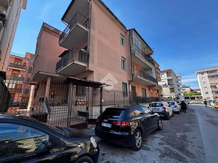 Appartamento trilocale in vendita in Via Dante Alighieri, Aversa