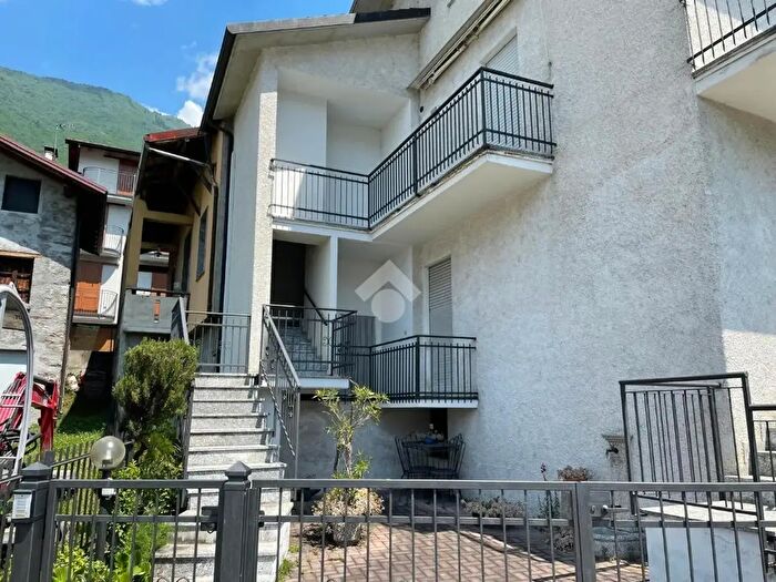 Appartamento con 7 locali in vendita in Via XXV Aprile, Ardenno