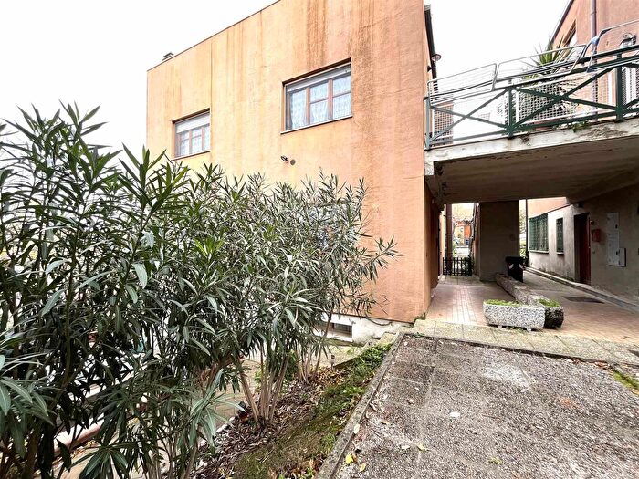 Appartamento con 6 locali in vendita in Via Casina Nova, Paciano