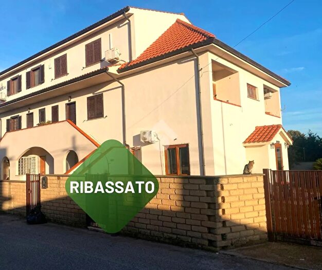 Appartamento quadrilocale in vendita in Via del Poligono, Anzio