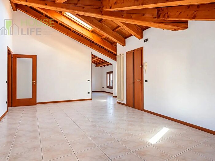 Appartamento quadrilocale in affitto in Via Barbè, Malo