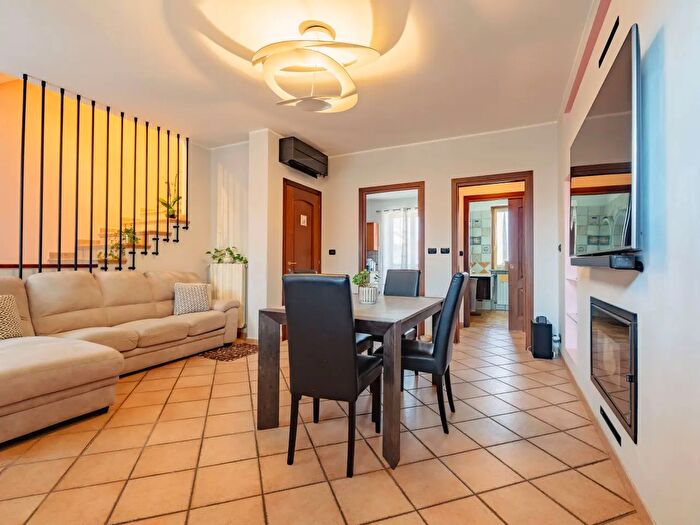 Casa con 7 locali in affitto in Via Alfieri, Castagnole Piemonte
