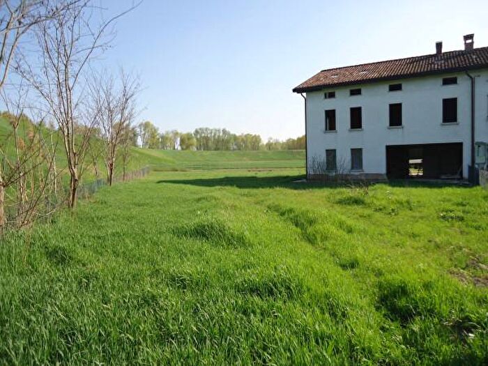 Casa con 6 locali in vendita in Via Ponte San Martino, San Prospero