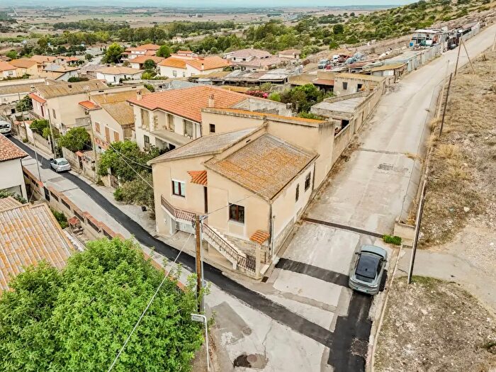 Casa con 5 locali in vendita in Via Mosca, Sardara