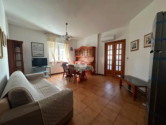 Appartamento trilocale in affitto in Via Oristano, Alghero