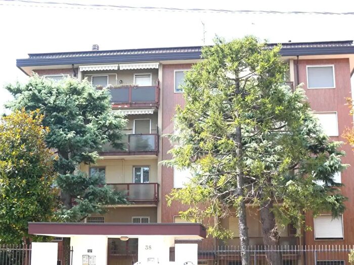 Appartamento trilocale in vendita in Via Via Camillo Benso Conte di Cavour, Origgio