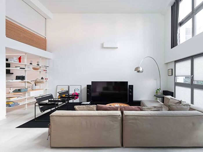 Appartamento trilocale in affitto in Via Giovanni Enrico Pestalozzi, Barona, Milano