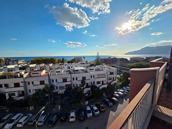 Appartamento con 9 locali in vendita in Viale Giuseppe Verdi, Salerno