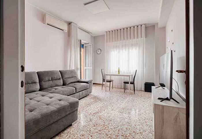 Appartamento bilocale in affitto in Via San Giovanna D'Arco, Centro, Sesto San Giovanni