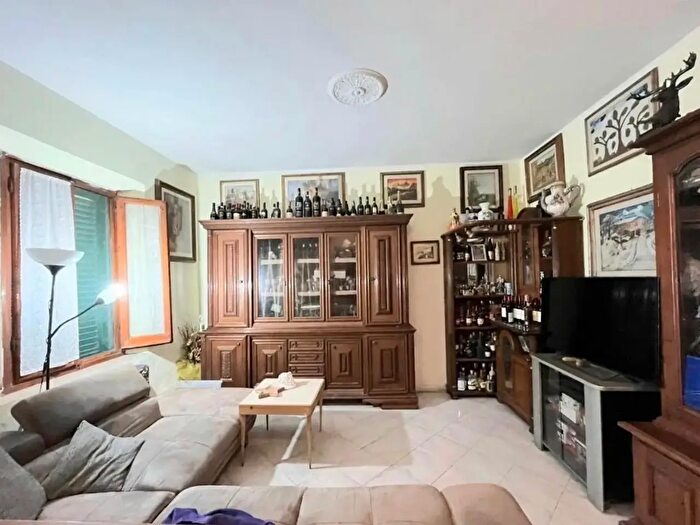 Casa con 5 locali in vendita in San Giuliano Terme