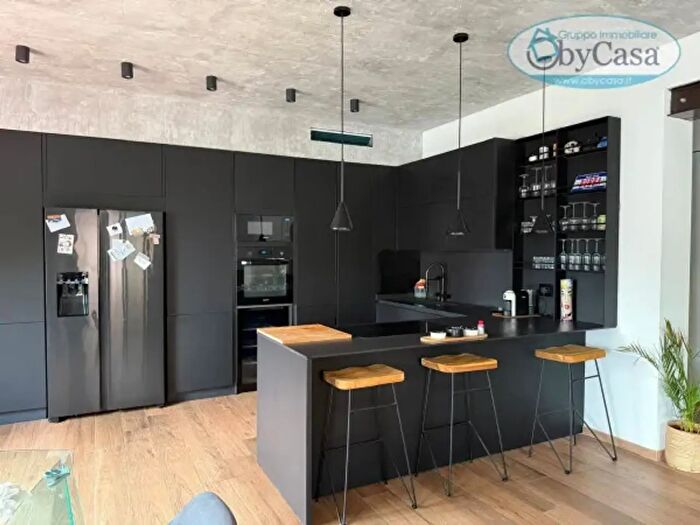 Appartamento quadrilocale in vendita in Via Fiume, Ladispoli