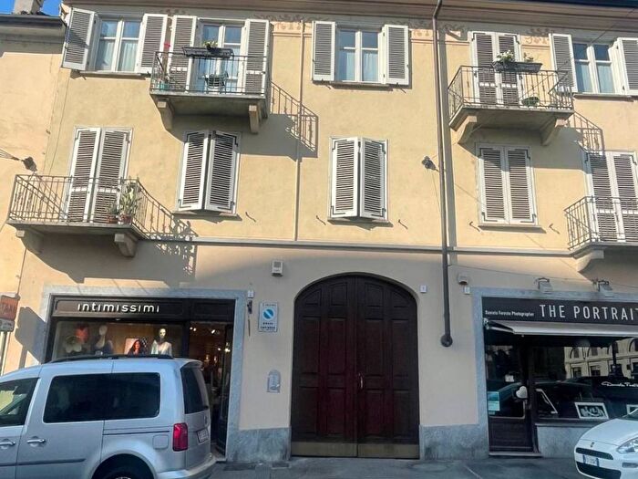 Appartamento trilocale in affitto in Piazza Gran Madre di Dio, Gran Madre Crimea, Torino