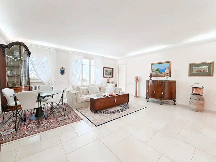 Appartamento con 6 locali in vendita in Via Fortunato Federigi, Seravezza