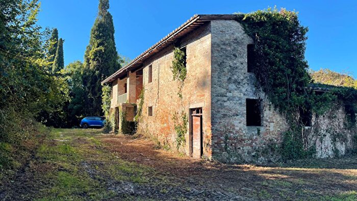 Casa con 10 locali in vendita in Strada Esterna Vicinale della Rocca, Deruta