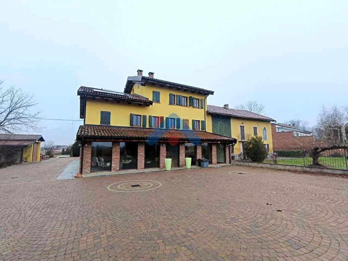 Casa con 9 locali in vendita in Via Cieli, Dusino San Michele