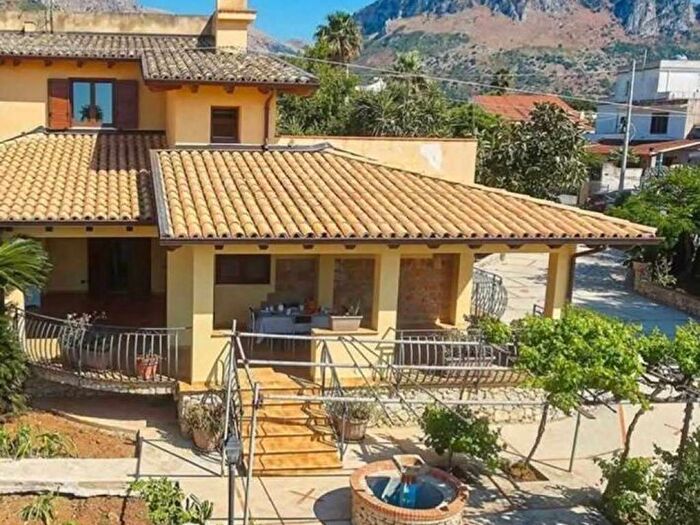 Casa con 5 locali in affitto in Centro, Cinisi