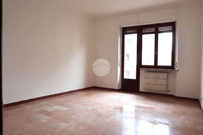 Appartamento trilocale in vendita in Vicolo Massimo del Pero, Valenza