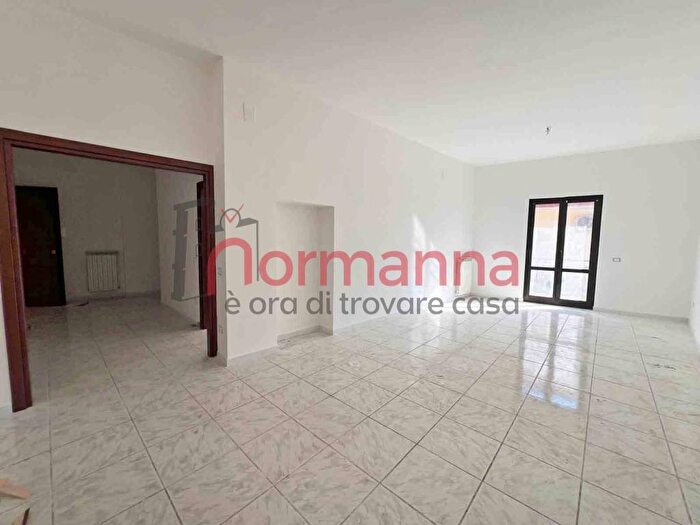 Appartamento trilocale in affitto in Via Isonzo, Cesa