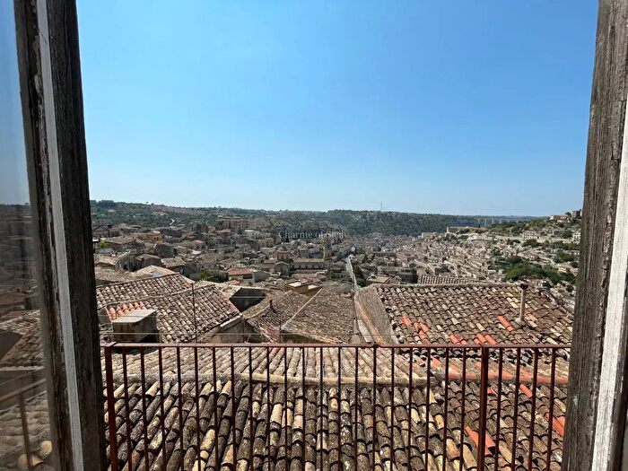 Casa quadrilocale in vendita in Via Lorefice, Modica