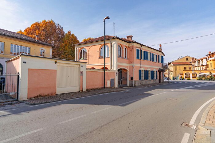 Casa con 8 locali in vendita in Via Ormesano, Racconigi