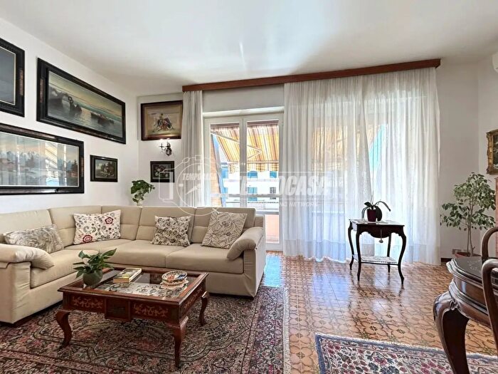 Casa con 6 locali in vendita in Via Enrico Fermi, Legnano