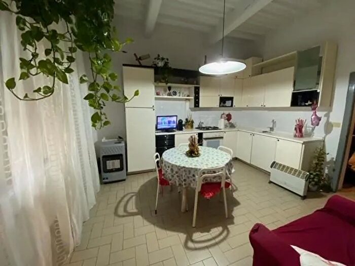 Casa con 9 locali in vendita in Pietro Belvedere Capannoli, Capannoli