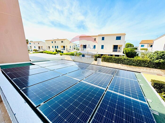 Casa con 8 locali in vendita in Via S Josemaria Escrivà, Ragusa