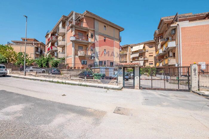 Appartamento quadrilocale in vendita in Via Angelo Alberghina, Caltagirone