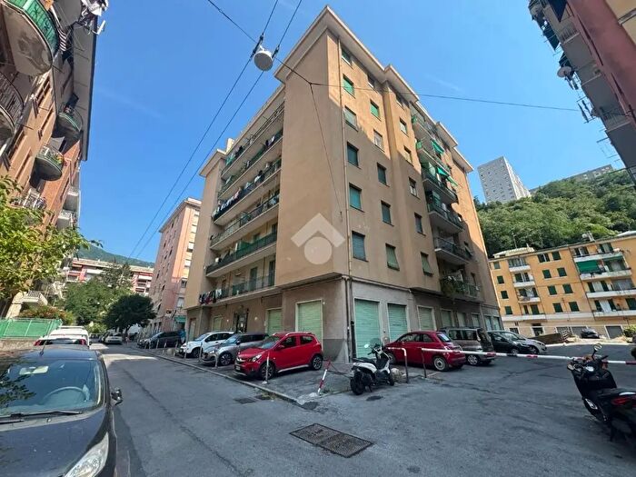 Appartamento bilocale in vendita in Salita Brasile, Genova