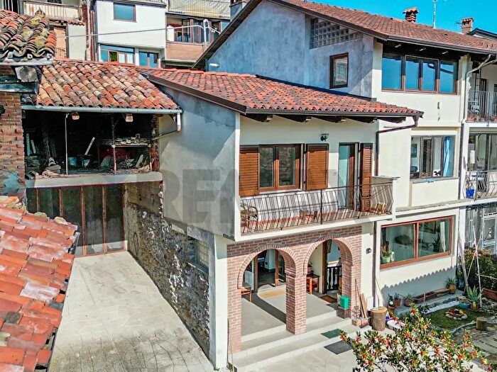 Casa con 6 locali in vendita in Via di Sotto, Netro