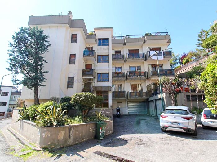 Appartamento con 5 locali in affitto in Via La Mennolella, Carmine Alto, Salerno