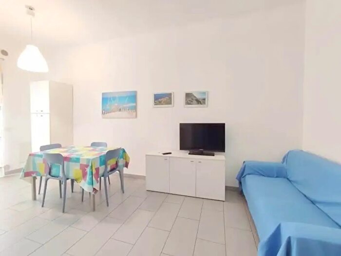 Appartamento trilocale in affitto in Via Colombo, Follonica