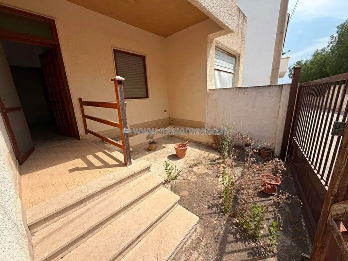 Casa con 5 locali in vendita in Viale Africa, Mazara Del Vallo