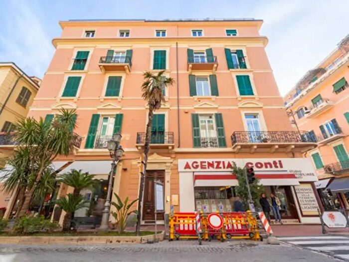 Appartamento con 6 locali in vendita in Corso Italia, Bordighera