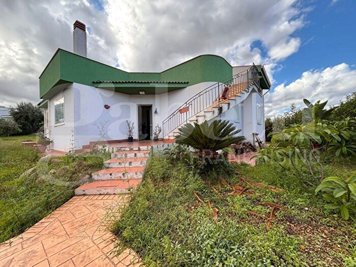 Casa con 6 locali in affitto in Contrada Piano Madonna Snc, Altavilla Milicia