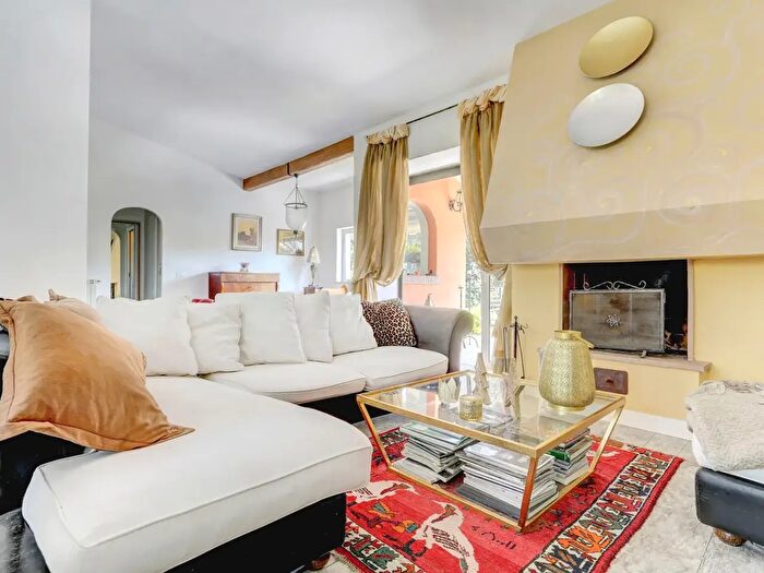 Casa con 5 locali in vendita in Largo Olgiata, Roma