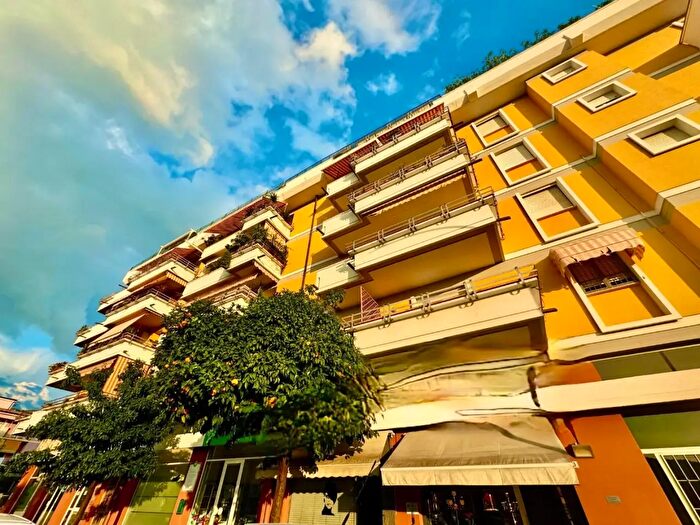 Appartamento quadrilocale in vendita in Giovanni Pascoli, Massa